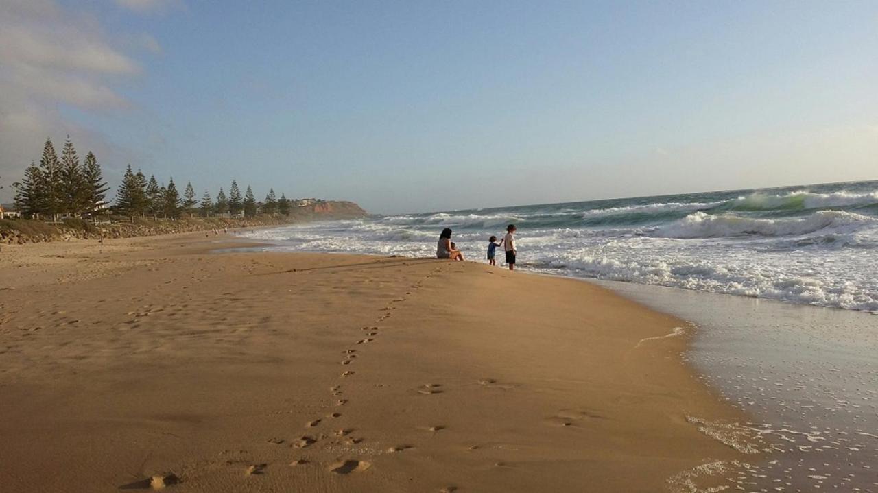 Beachside Escape On The Esplanade Christies Beach ภายนอก รูปภาพ